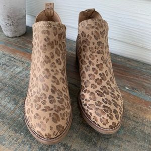 LEOPARD BOOTIES